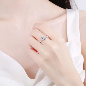 Emerald/Radiant Cut 1ct Moissanite Diamond Ring